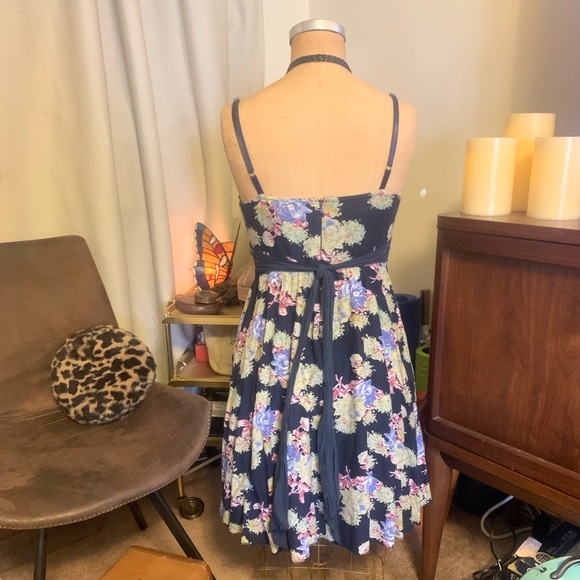 derek heart Floral Dress. Tagged size L but honestly I would say it’s a S - Picture 2 of 6